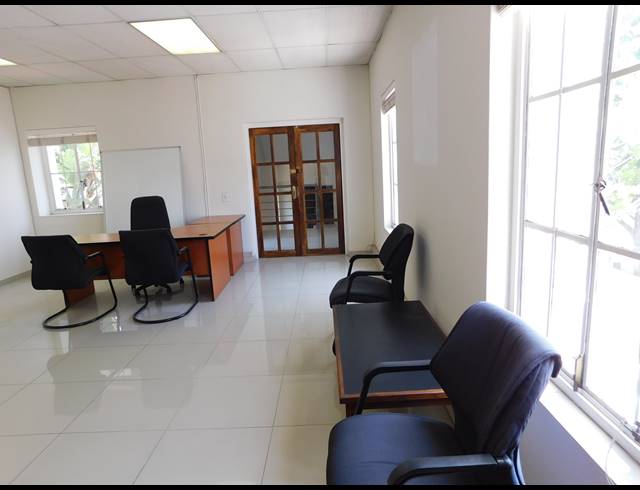 400M² OFFICE FOR SALE IN FERNDALE